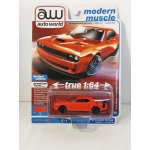 Auto World 1:64 Dodge Challenger R/T Scat Pack 2019 tor red